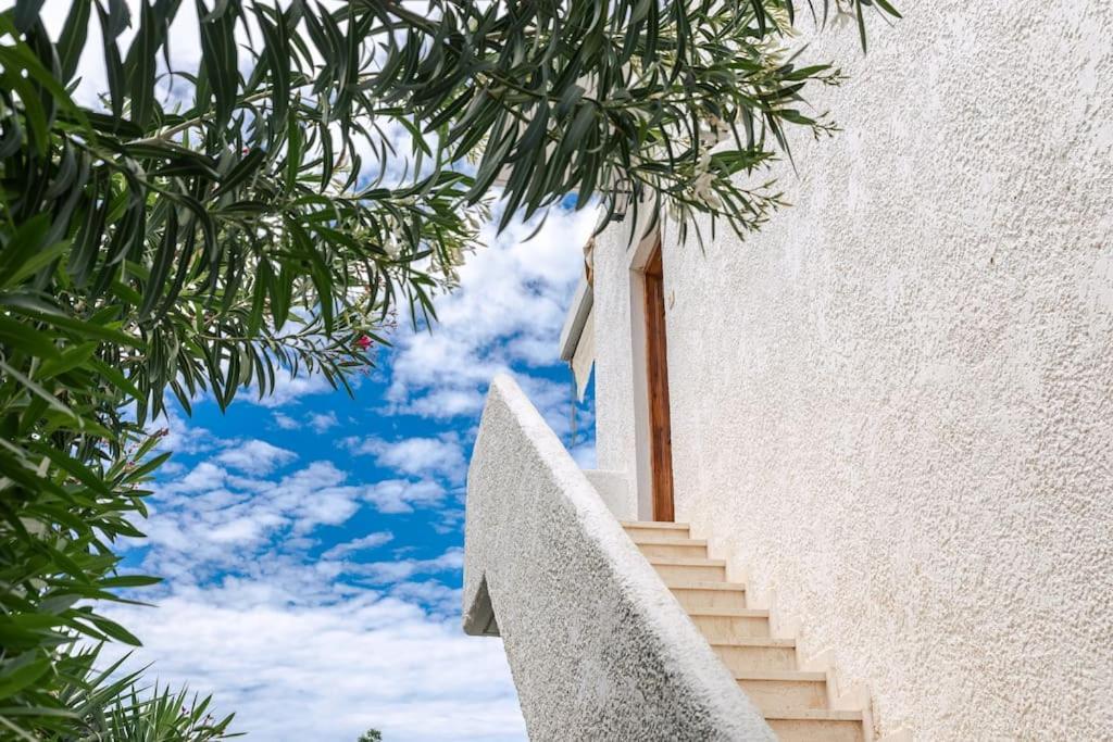 Seaside Escape Apartment Saronida